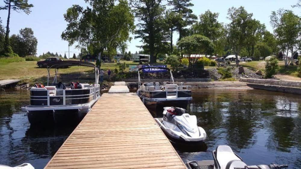 Highlands Four Season Resort Calabogie Экстерьер фото